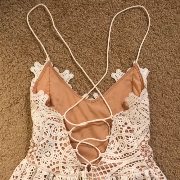 Chicwish size small lace dress - Picture 7 of 10
